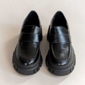 Chinese Laundry Black Chunky Lug Loafers
